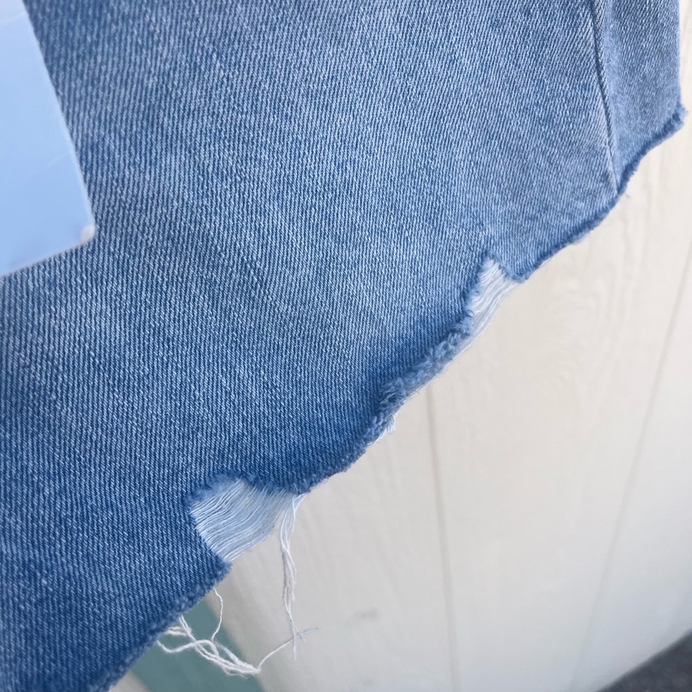 Zara Crossed Waist High Rise Mom Fit BermudaShorts Distressed‎ Size 4 - Picture 5 of 7